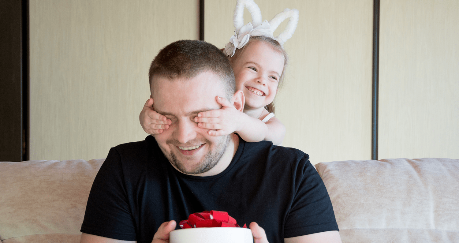 daughter-covering-her-dad's-eyes
